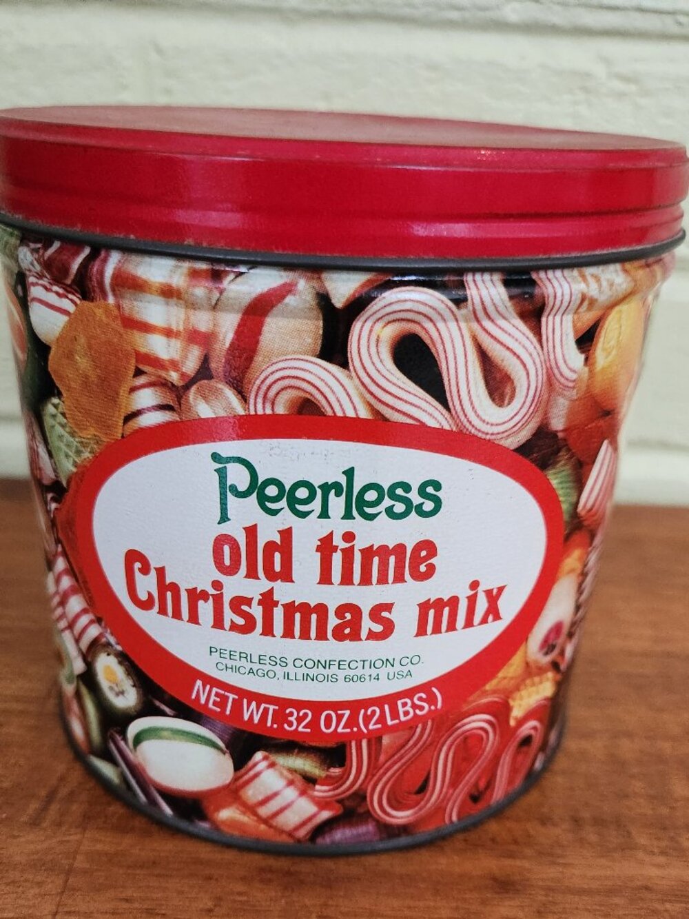 Vintage Peerless OLD TIME CHRISTMAS HARD CANDY Tin Container Box 5" x 5" 70s 80s